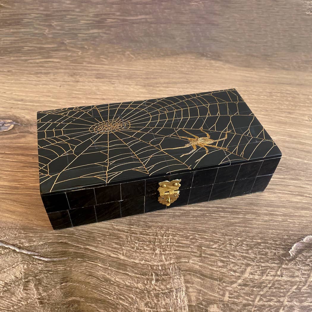 Spider in Web Engraved Horn Box-thumbmail-3