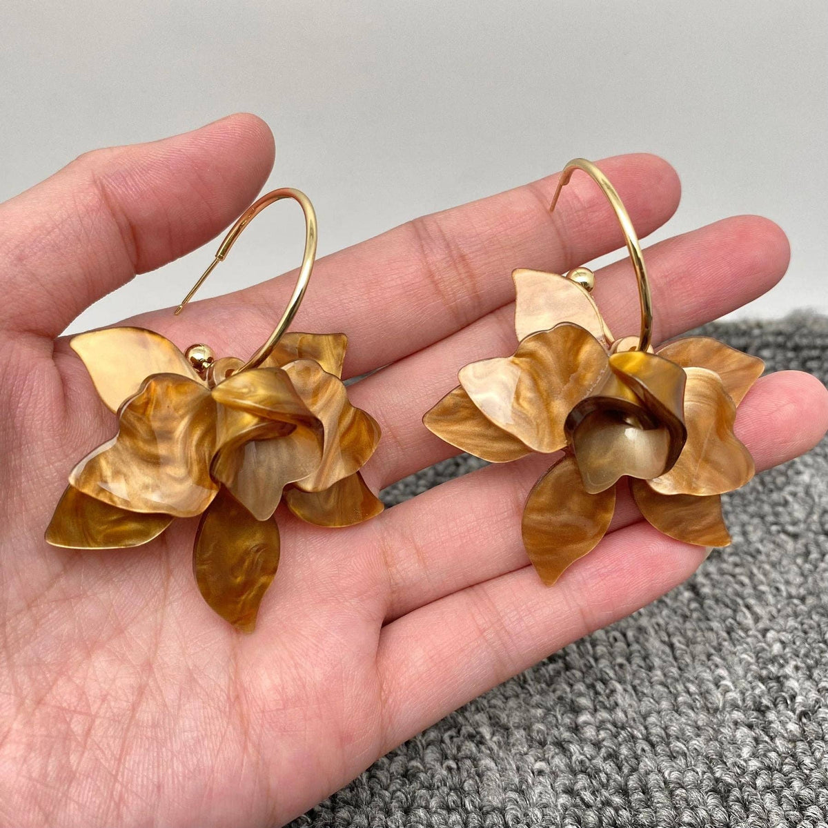 Resin Flower Hoop Earrings-thumbmail-2