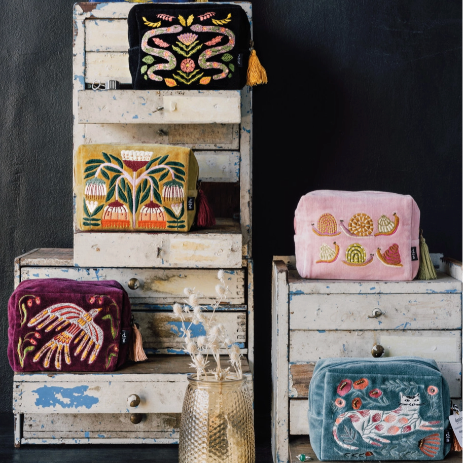 Embroidered Rectangular Pouch-thumbmail-1
