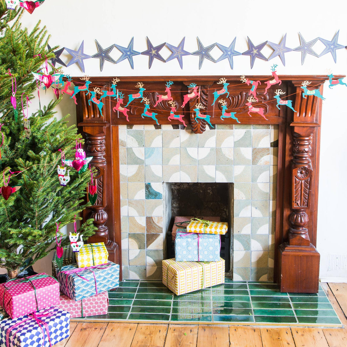 Bright Reindeer Secreenprinted Garland-thumbmail-2